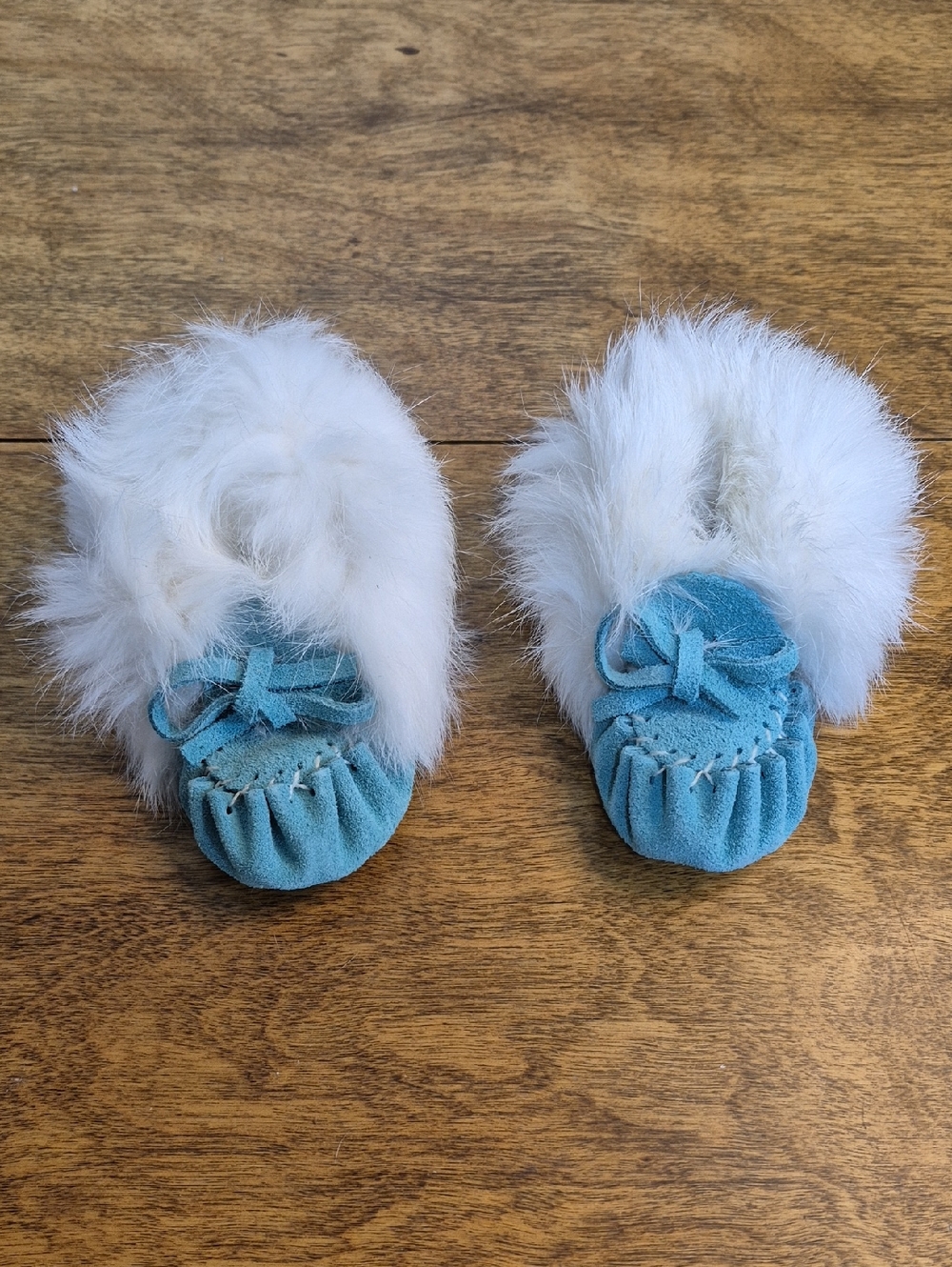 LAURENTIAN CHIEF Fur Trim Collar Turquoise Suede Baby Infant Moccasins, Size 3
